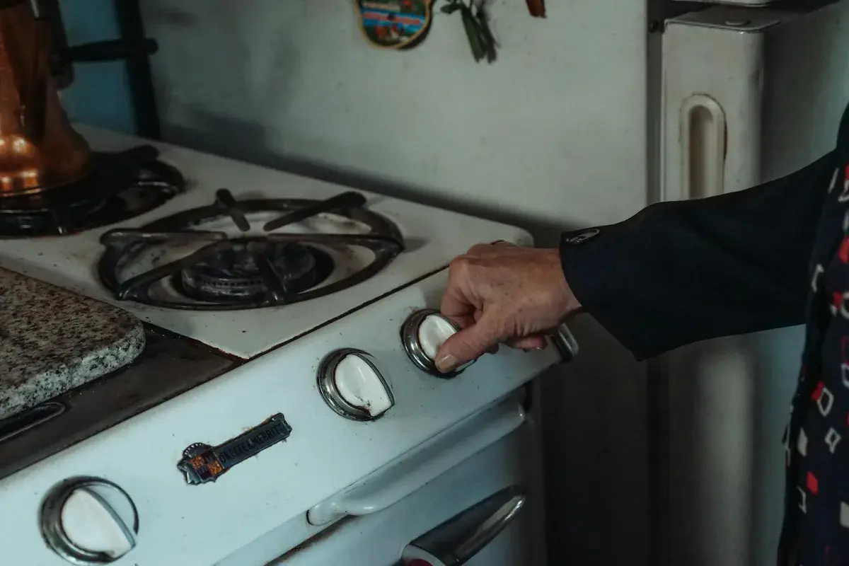 Gas stove control used as NOx and combustion context.