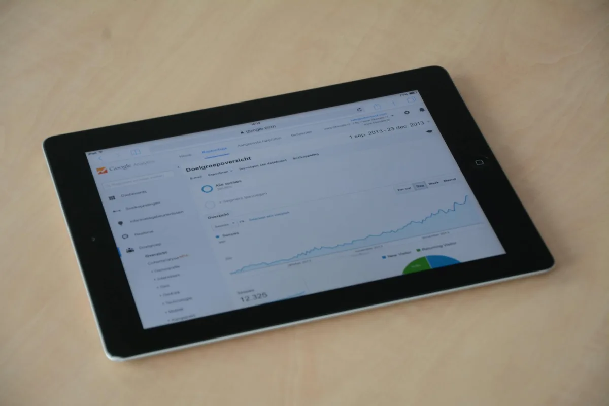 A close-up of the Terrestream device screen showing a real-time sparkline and parameter values.